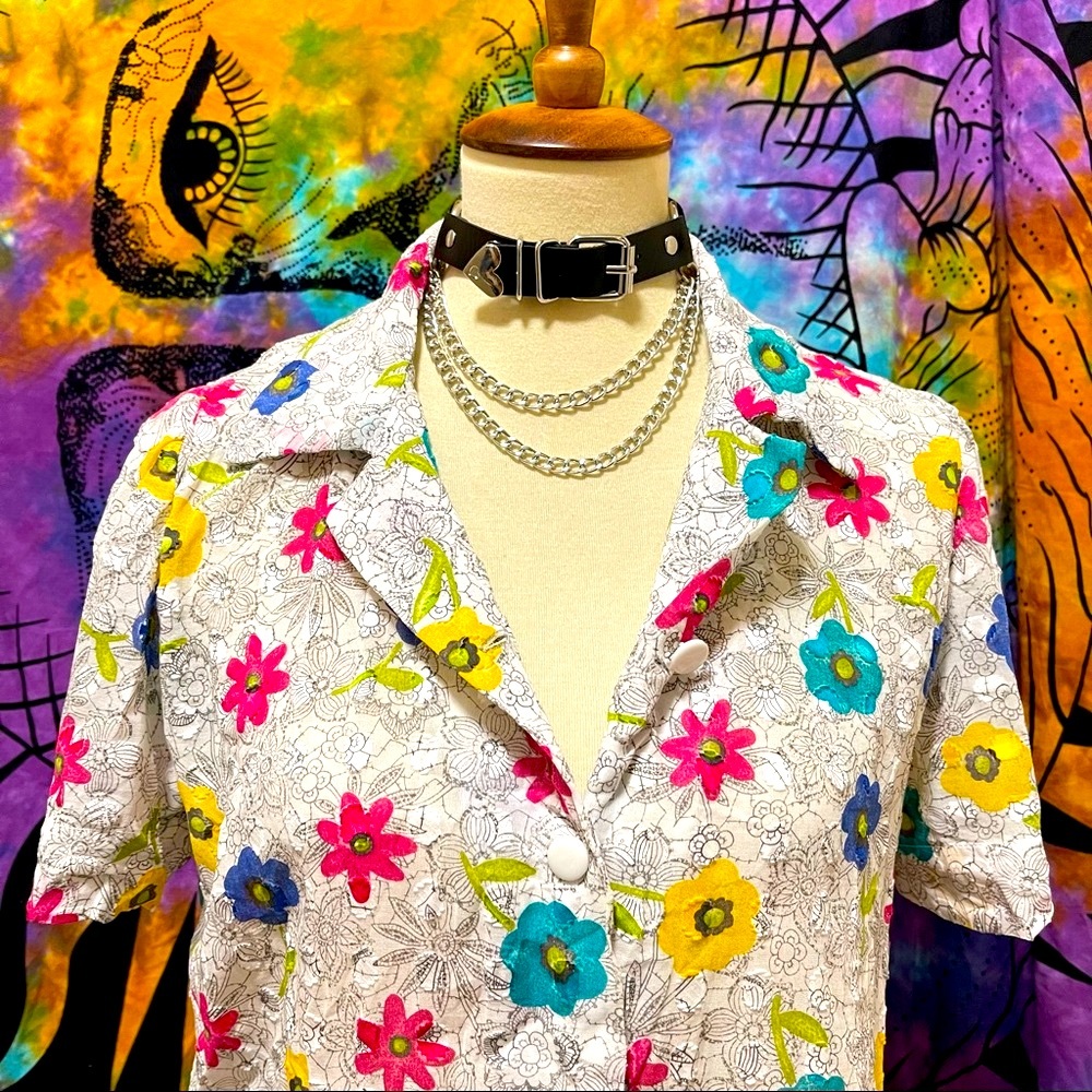🌈 Lovely Vintage color pop flowers top